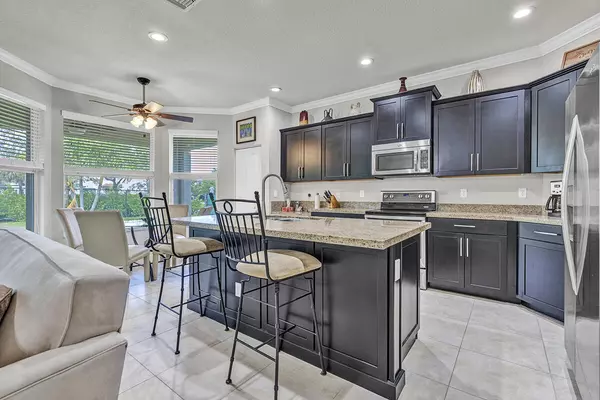 Lake Worth, FL 33463,7077 Damita DR