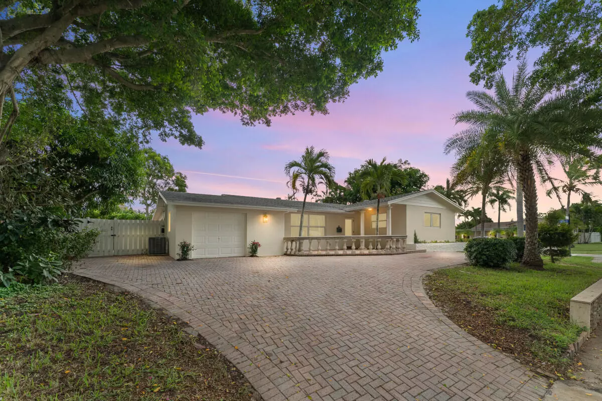 North Palm Beach, FL 33408,561 Anchorage DR