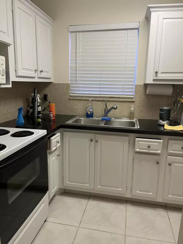 West Palm Beach, FL 33411,110 Lake Anne DR 110