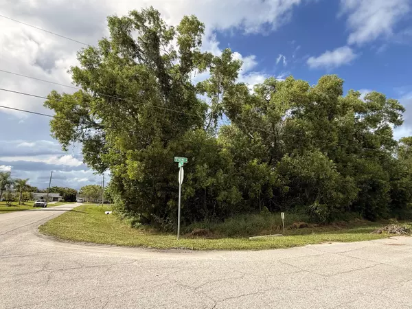Port Saint Lucie, FL 34984,574 SE Nome DR