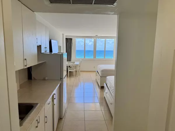 Sunny Isles Beach, FL 33160,19201 Collins AVE 448