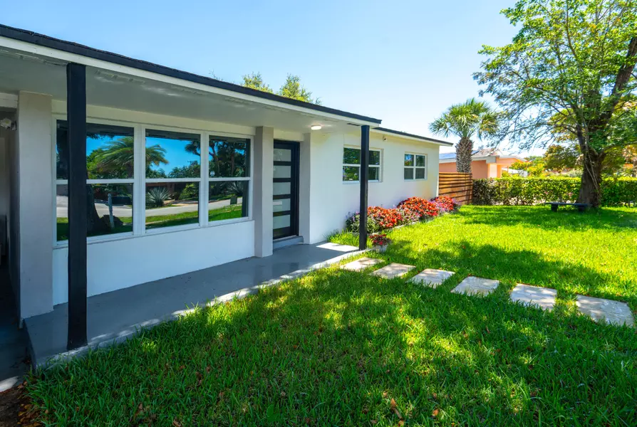 623 Evergreen DR, Lake Park, FL 33403