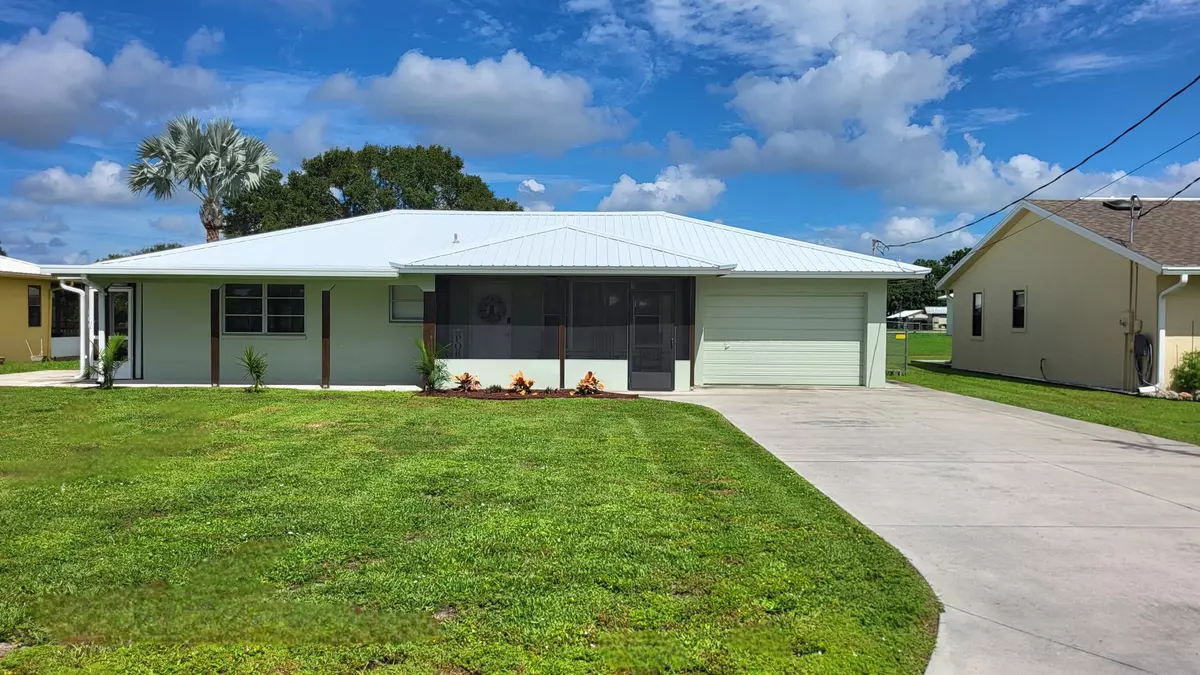 Okeechobee, FL 34974,1114 Lisa LN