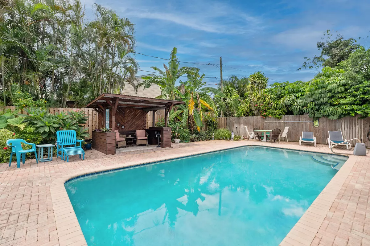 Lantana, FL 33462,1014 W Broward ST