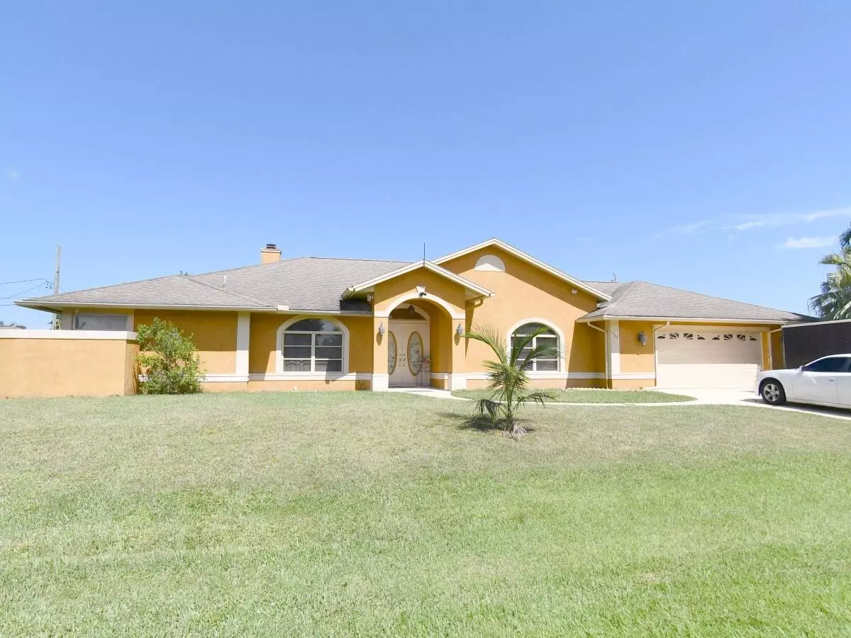 Port Saint Lucie, FL 34983,1255 SE Naples LN