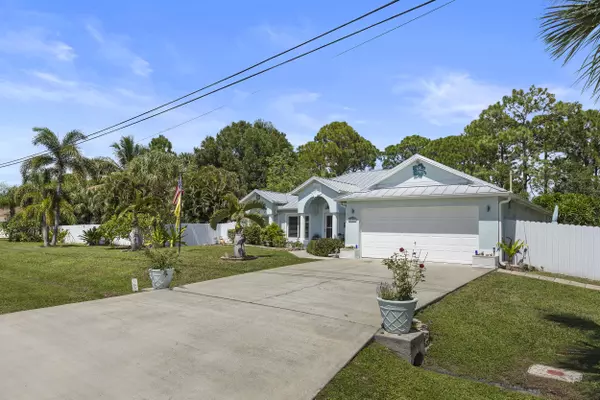 1073 SW Placetas AVE, Port Saint Lucie, FL 34953
