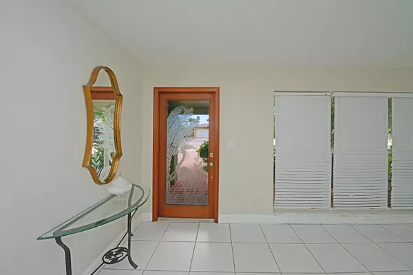 Pompano Beach, FL 33060,1001 SE 5 AVE