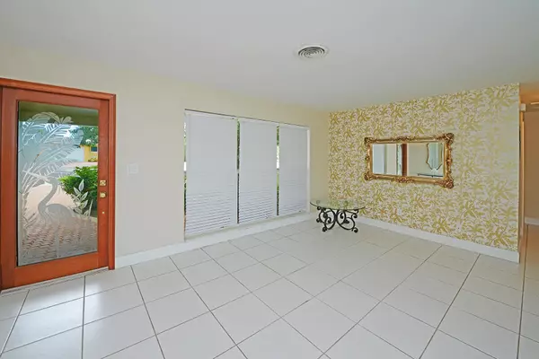 Pompano Beach, FL 33060,1001 SE 5 AVE