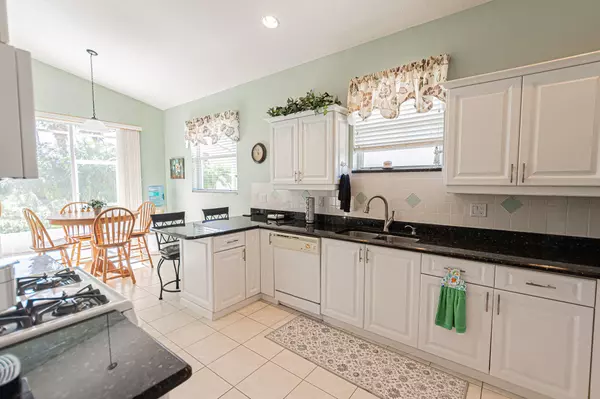 Port Saint Lucie, FL 34986,175 NW Lawton RD