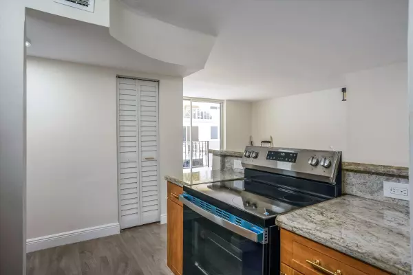 Miami Beach, FL 33139,1673 Bay RD 206