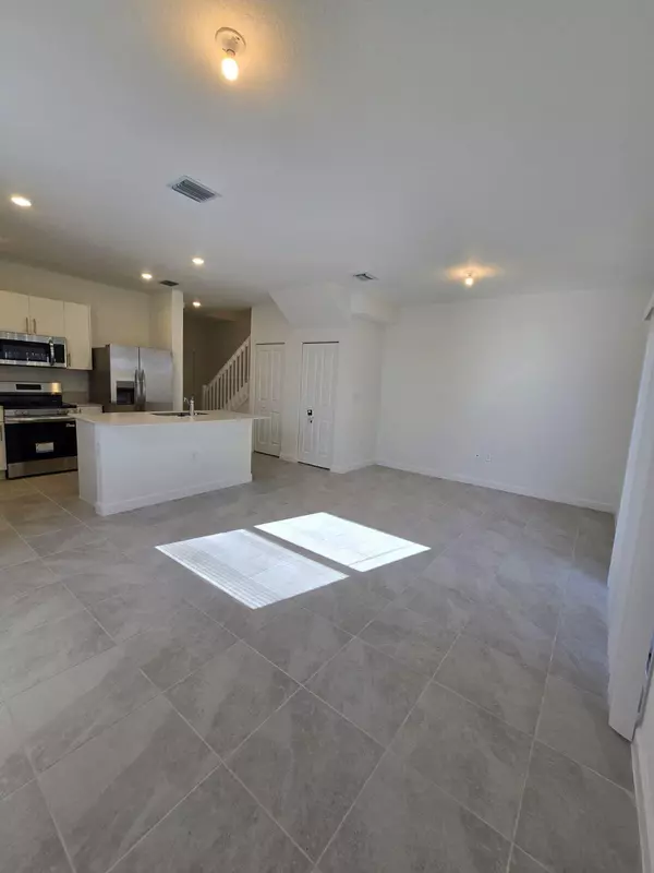 Florida City, FL 33034,170 SE 10th CT