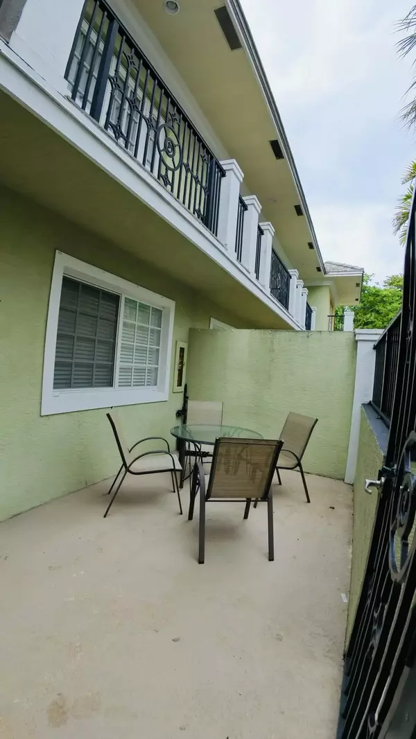 Delray Beach, FL 33483,1000 Palm TRL 4