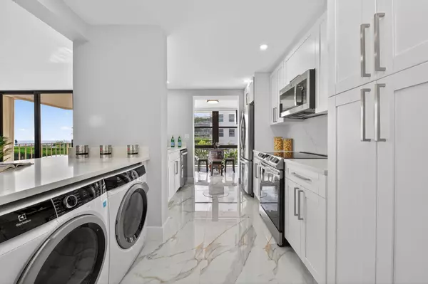 Palm Beach, FL 33480,3200 S Ocean BLVD A202