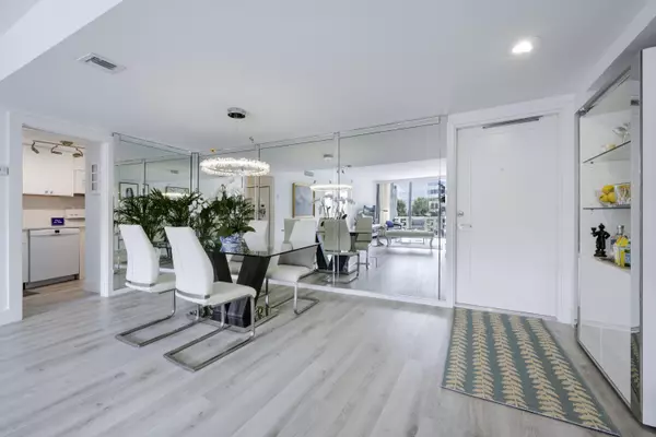 Palm Beach, FL 33480,2760 S Ocean BLVD 213