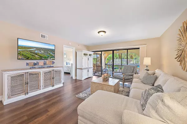 Juno Beach, FL 33408,700 Uno Lago DR 201