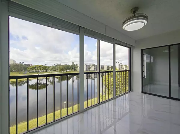 Delray Beach, FL 33446,7320 Amberly LN 305