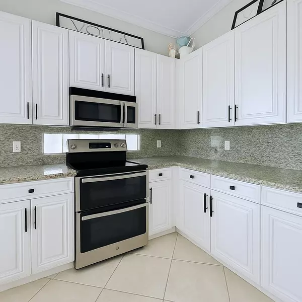 West Palm Beach, FL 33411,2394 Kemps Bay