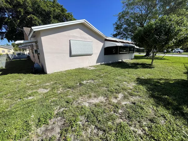 Boca Raton, FL 33428,9044 SW 1st DR