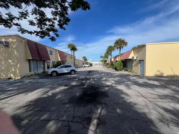 Lake Park, FL 33403,1169 Old Dixie HWY A10