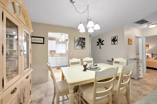 West Palm Beach, FL 33415,4796 Cresthaven BLVD B