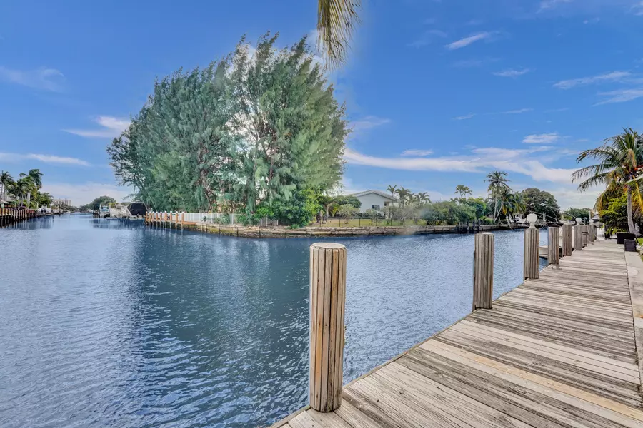 2591 NE 55th CT 201, Fort Lauderdale, FL 33308