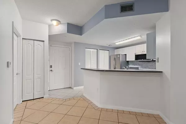 Vero Beach, FL 32967,5080 Fairways CIR 102
