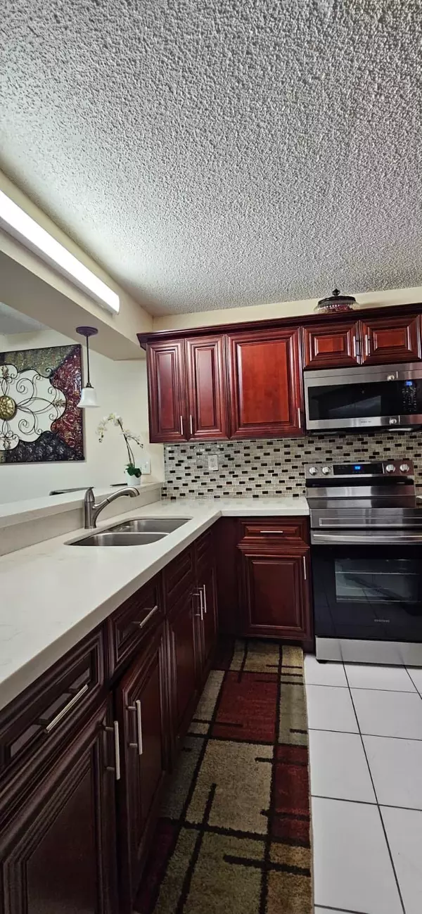 West Palm Beach, FL 33406,3918 Victoria DR