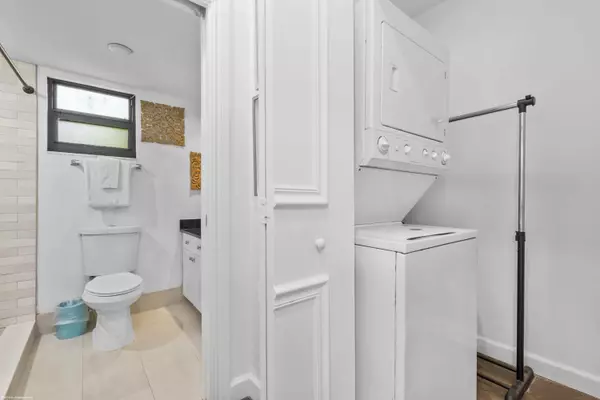 Wellington, FL 33414,13334 Polo Club RD 300