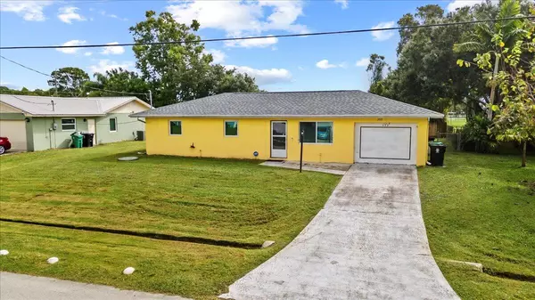 Port Saint Lucie, FL 34983,393 NW Curtis ST