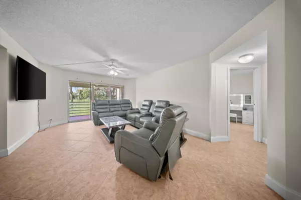 Lake Worth, FL 33467,3959 Via Poinciana 203