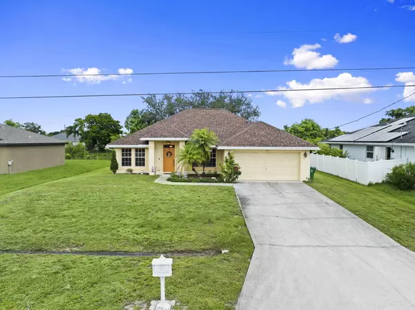 Port Saint Lucie, FL 34953,633 SW Icon AVE