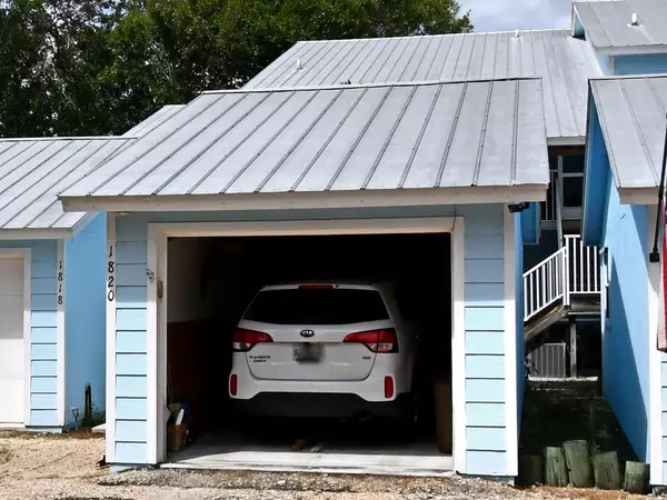 1820 SE Hideaway CIR, Port Saint Lucie, FL 34952