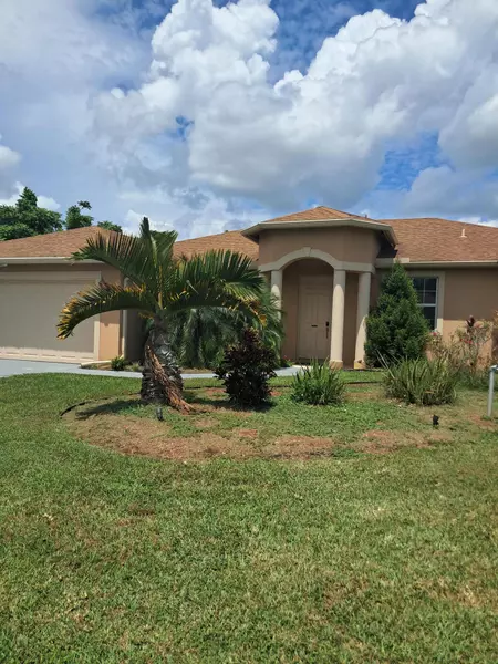 1585 SW Merchant LN, Port Saint Lucie, FL 34953