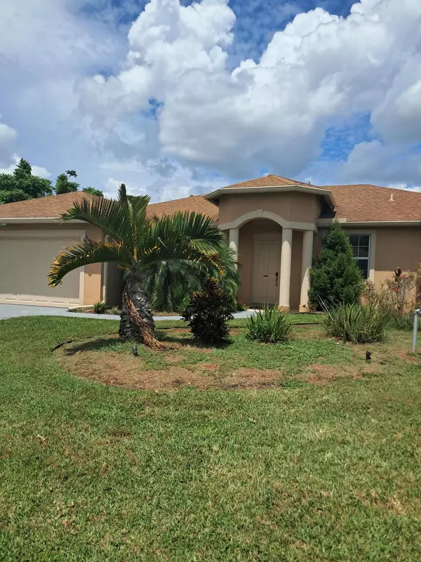 1585 SW Merchant LN, Port Saint Lucie, FL 34953