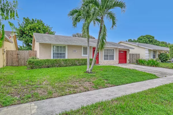 Lake Worth, FL 33463,6082 Blue Grass CIR