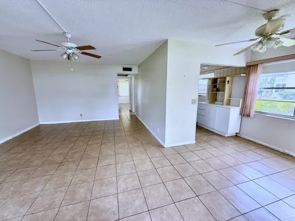 Deerfield Beach, FL 33442,217 Oakridge N