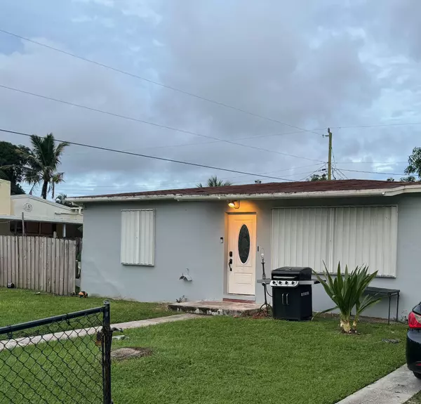 620 Putter PL, West Palm Beach, FL 33409