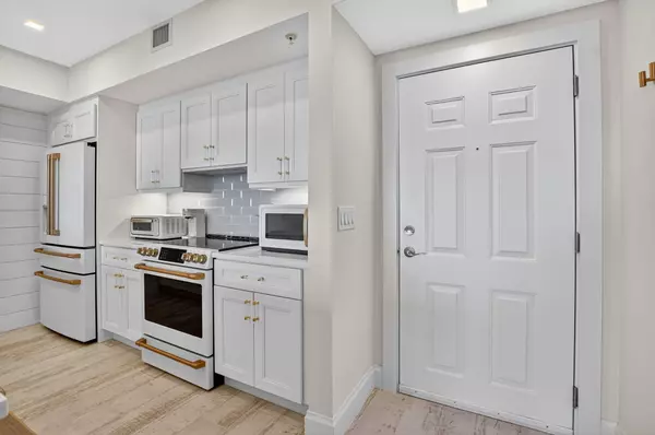 Boynton Beach, FL 33435,700 E Boynton Beach BLVD 1204