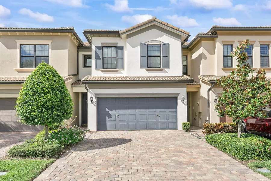 8315 Catria LN, Lake Worth, FL 33467