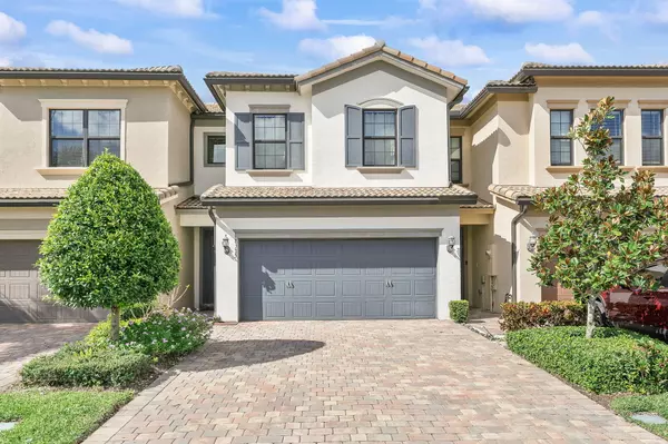 8315 Catria LN, Lake Worth, FL 33467