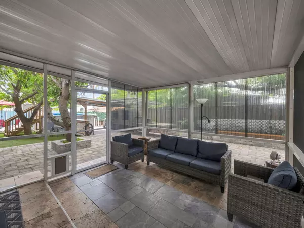 Deerfield Beach, FL 33064,294 NE 45 CT