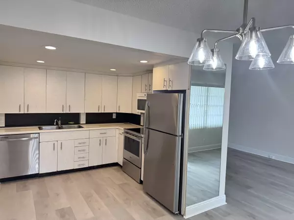 2039 Rexford C, Boca Raton, FL 33434