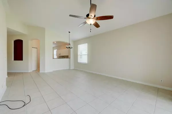 Port Saint Lucie, FL 34986,688 NW Stanford LN