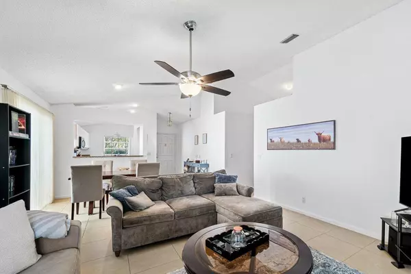 Palm Beach Gardens, FL 33418,16 Commodore PL