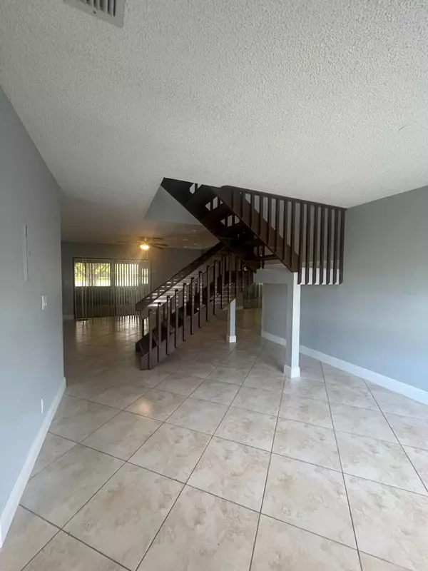 Delray Beach, FL 33484,5184 Jog LN