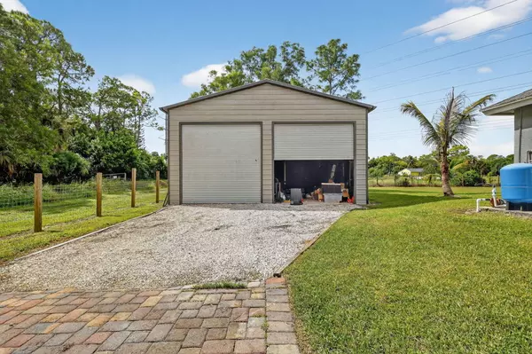 Loxahatchee, FL 33470,14316 N 74th ST