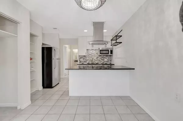 Delray Beach, FL 33483,309 NE 7th AVE B