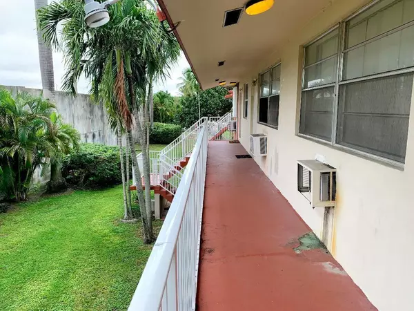 Hollywood, FL 33020,2915 Plunkett ST 11d