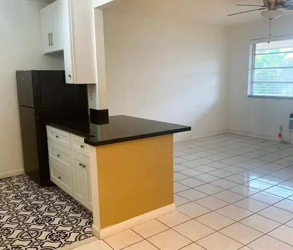 Hollywood, FL 33020,2915 Plunkett ST 11d