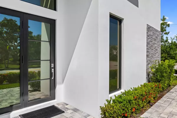 Boca Raton, FL 33487,698 Jeffery ST